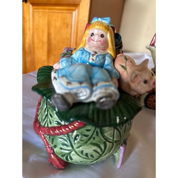 Fitz and Floyd Other - Fitz & Floyd Creamer and Sugar Bowl Set - Old Fashioned Christmas - Like New**